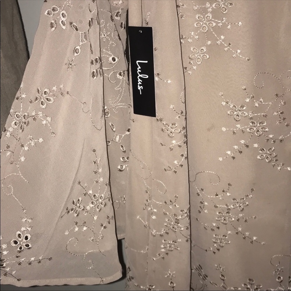 NWT Lulu’s Off the Shoulder Dress - Picture 3 of 4